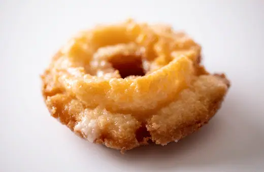 Old-fashioned donuts are typically coated in a sugar glaze, which gives them a lovely sweetness that is perfect for satisfying your sweet tooth.