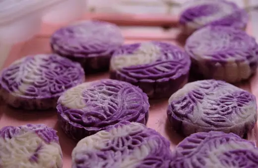 Taro mochi is a delicacy that is enjoyed by foodies all over the world. Made from rich, sticky taro and pounded into a soft, velvety paste, this dessert is packed with flavor. 